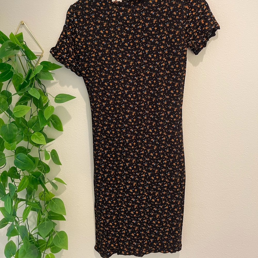 Floral Dress - Picture 3 of 4